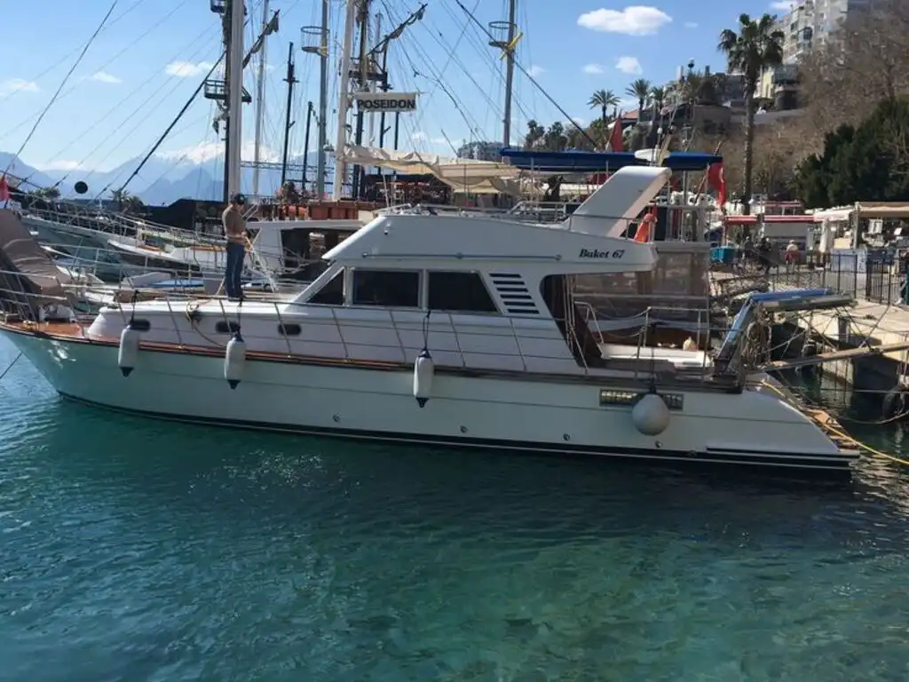 BUKET 67 YACHT